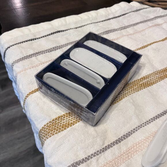 8 white porcelain place setting labels place cards new cottage tablescape - Picture 4 of 5